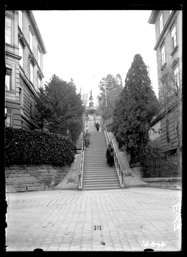 HStAS M 700--1_Nr. 922_ : Stuttgart, Eugenstraße (Luftaufnahmen)